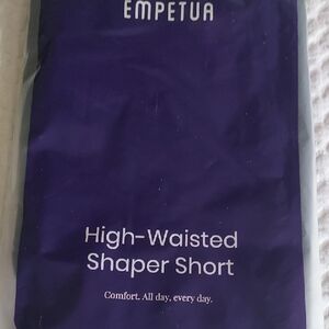Empetua High-Waisted Shaper Short